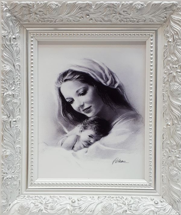 Obraz 30x35cm Matka Boża z dzieciątkiem SZARA rama biała ornament - 63776