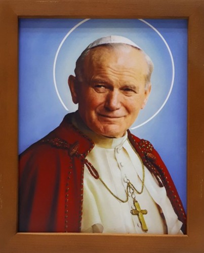 Obraz 23x28cm Św. Jan Paweł II (niebieskie tło) rama brązowa płaska - 63760
