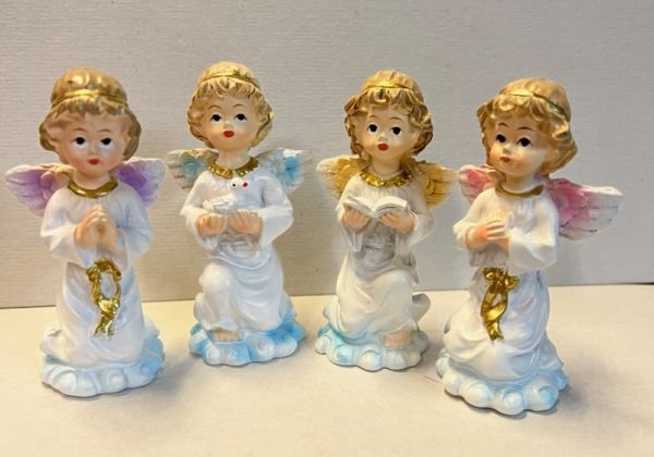 Figura Anioł stojący 7,5cm modlący się, z książeczką, z gołębiem (różne wzory 4) - 62177 5906340556588