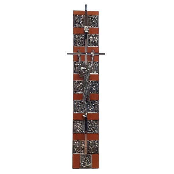 Krzyż wiszący z DROGĄ KRZYŻOWĄ 33cm metalowy na drewnie ORZECH-SREBRO - 13719